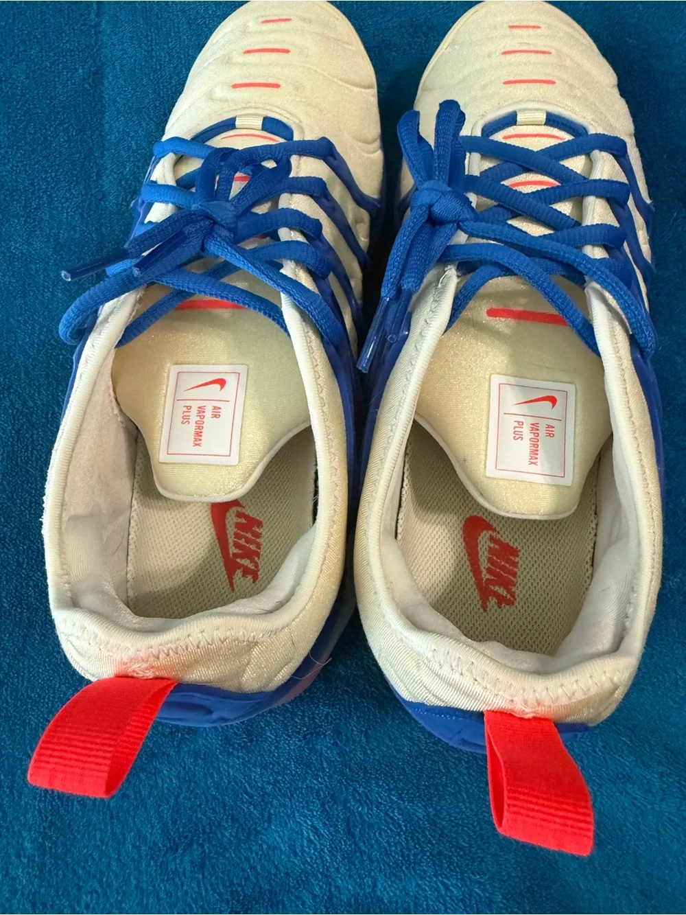 Nike Air Vapormax Plus in cream and hyper royal blue and red men’s size 11.5